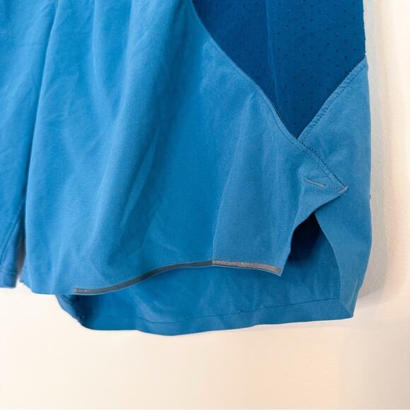 Lululemon Switch Up Short *6" - Picture 3 of 6